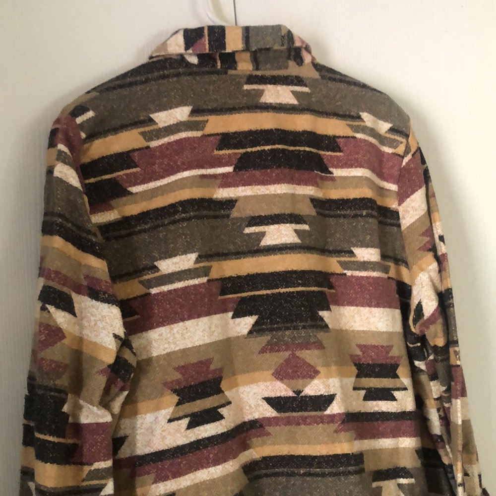 Canyon retreat fall Aztec Geometric Patterned Button-Up shacket flannel Shirt - Picture 13 of 15